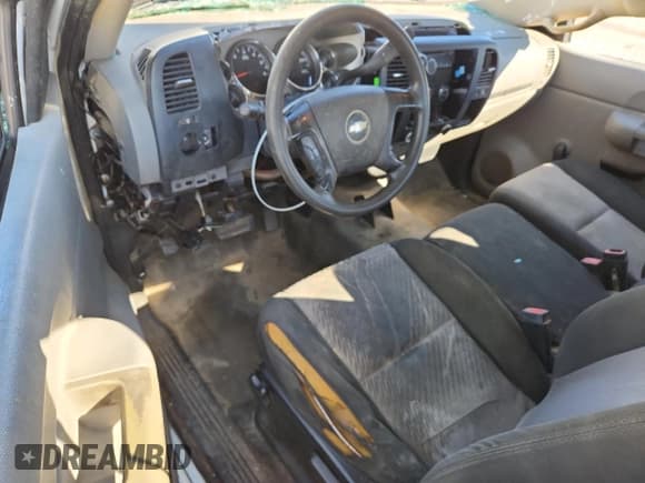 ✅ 2009 Chevrolet Silverado 2500HD Work Truck • VIN: 1GCHC44K49E130957 • Лот: 90856925. Опубликован ранее на Copart с пробегом 231 094 миль. Бесплатный доступ к архиву аукционных продаж из США и подробный отчёт об истории автомобиля на DreamBid. Изображение 8.