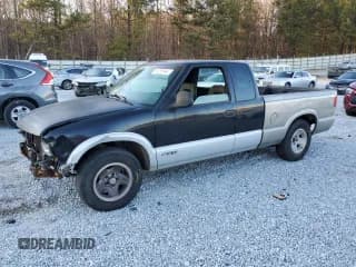 ✅ 1996 Chevrolet S-10 LS • VIN: 1GCCS19W8T8180614 • Лот: 86268944. Опубликован ранее на Copart с пробегом 338 577 миль. Бесплатный доступ к архиву аукционных продаж из США и подробный отчёт об истории автомобиля на DreamBid. Изображение 1.