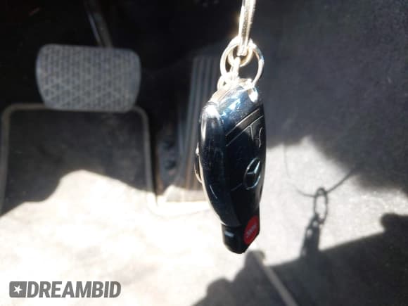 ✅ 2009 Mercedes-Benz C 300 Sport • VIN: WDDGF54X19F213220 • Lot: 41920065. Listed on IAAI with 81,597 mi. Free auction sales archive from the USA and detailed vehicle history report at DreamBid. Image 11.