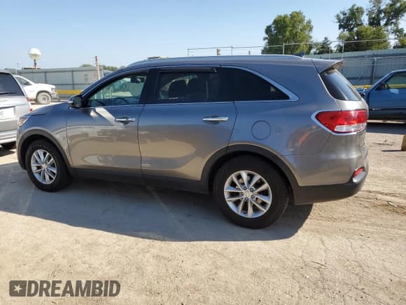 ✅ 2017 Kia Sorento LX • VIN: 5XYPG4A35HG275265 • Лот: 80196555. Опубликован ранее на Copart с пробегом 144 048 миль. Бесплатный доступ к архиву аукционных продаж из США и подробный отчёт об истории автомобиля на DreamBid. Изображение 2.