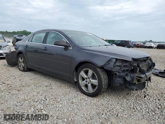 2010 Chevrolet Malibu 1LS с VIN 1G1ZB5EB9AF269341, выставлен на аукционе Copart как лот 84911975 с пробегом 102 050 миль миль и Списание • Salvage title. История ставок и продаж доступна на DreamBid. Изображение 4.