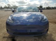 ✅ 2023 Tesla Model Y Long Range • VIN: 7SAYGAEE9PF764730 • Lot: 68327705. Wystawiony na Copart z przebiegiem 22 979 mil. Bezpłatny archiwum sprzedaży aukcyjnych z USA i szczegółowy raport historii pojazdu na DreamBid. Zdjęcie 5.