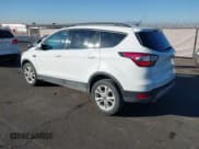✅ 2018 Ford Escape SE • VIN: 1FMCU9GD8JUC60344 • Lot: 43691921. Wystawiony na IAAI z przebiegiem 92 771 mil. Bezpłatny archiwum sprzedaży aukcyjnych z USA i szczegółowy raport historii pojazdu na DreamBid. Zdjęcie 3.