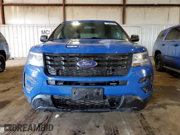 ✅ 2018 Ford Police Interceptor Utility • VIN: 1FM5K8AT7JGB93355 • Lot: 80195835. Wystawiony na Copart z przebiegiem 122 006 mil. Bezpłatny archiwum sprzedaży aukcyjnych z USA i szczegółowy raport historii pojazdu na DreamBid. Zdjęcie 5.