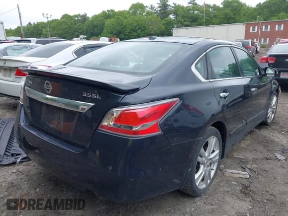 ✅ 2015 Nissan Altima SL • VIN: 1N4BL3AP9FC261329 • Lot: 42356685. Wystawiony na IAAI z przebiegiem 106 832 mil. Bezpłatny archiwum sprzedaży aukcyjnych z USA i szczegółowy raport historii pojazdu na DreamBid. Zdjęcie 4.