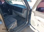 ✅ 2007 Jeep Commander Sport • VIN: 1J8HG48PX7C591835 • Lot: 43015813. Listed on IAAI with 177,147 mi. Free auction sales archive from the USA and detailed vehicle history report at DreamBid. Image 5.