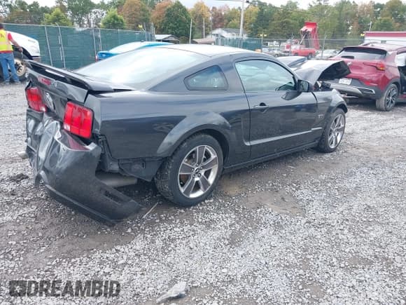 ✅ 2008 Ford Mustang GT Deluxe • VIN: 1ZVHT82H685175733 • Lot: 43274979. Listed on IAAI with 30,231 mi. Free auction sales archive from the USA and detailed vehicle history report at DreamBid. Image 4.