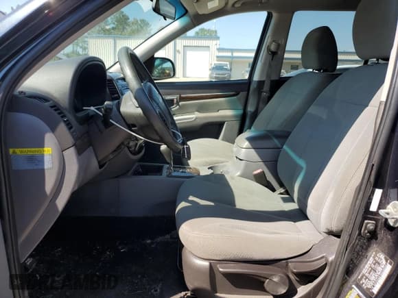 ✅ 2011 Hyundai Santa Fe GLS • VIN: 5XYZG3AB1BG028049 • Lot: 74607624. Listed on Copart with 190,948 mi. Free auction sales archive from the USA and detailed vehicle history report at DreamBid. Image 7.