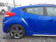 2014 Hyundai Veloster Turbo с VIN KMHTC6AE5EU201485, выставлен на аукционе IAAI как лот 43588436 с пробегом 136 026 миль миль и . История ставок и продаж доступна на DreamBid. Изображение 12.