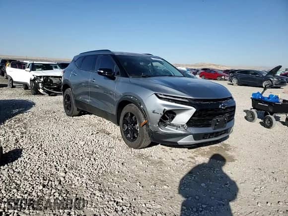 2024 Chevrolet Blazer LT z VIN 3GNKBJR4XRS197920, wystawiony jako Copart lot #43020995 z przebiegiem 19 581 mil mil oraz Szkoda całkowita • Salvage title. Historia ofert i sprzedaży dostępna na DreamBid. Obrazek 13.
