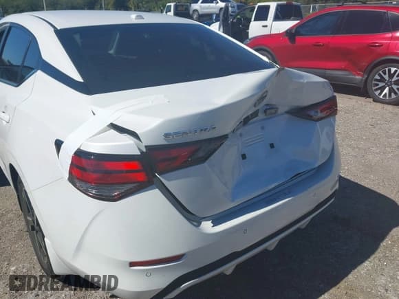 ✅ 2025 Nissan Sentra SV • VIN: 3N1AB8CV9SY376485 • Lot: 43593456. Listed on IAAI with 4,627 mi. Free auction sales archive from the USA and detailed vehicle history report at DreamBid. Image 6.