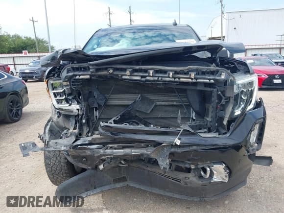 ✅ 2021 GMC Sierra 1500 Denali • VIN: 3GTP8FED4MG233984 • Lot: 43056259. Wystawiony na IAAI z przebiegiem 72 256 mil. Bezpłatny archiwum sprzedaży aukcyjnych z USA i szczegółowy raport historii pojazdu na DreamBid. Zdjęcie 12.