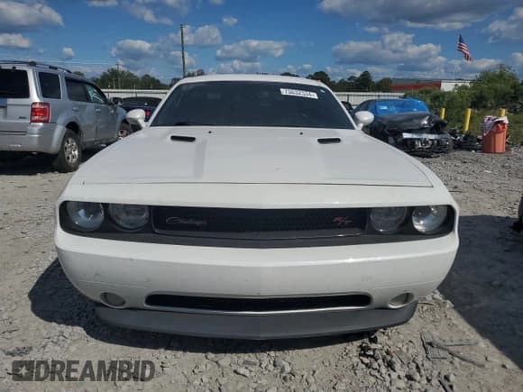 ✅ 2014 Dodge Challenger R/T 100th Anniversary Appearance • VIN: 2C3CDYBT9EH310839 • Lot: 73632334. Wystawiony na Copart z przebiegiem 164 943 mil. Bezpłatny archiwum sprzedaży aukcyjnych z USA i szczegółowy raport historii pojazdu na DreamBid. Zdjęcie 5.