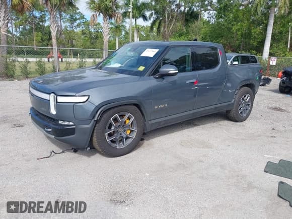 ✅ 2022 Rivian R1T Launch Edition • VIN: 7FCTGAAL9NN004060 • Lot: 41637884. Wystawiony na IAAI z przebiegiem 40 268 mil. Bezpłatny archiwum sprzedaży aukcyjnych z USA i szczegółowy raport historii pojazdu na DreamBid. Zdjęcie 2.