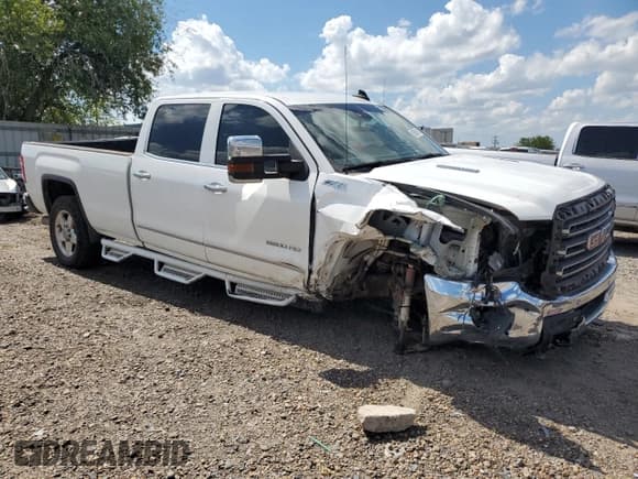 ✅ 2015 GMC Sierra 2500HD SLT • VIN: 1GT12ZE82FF640461 • Лот: 82568115. Опубликован ранее на Copart с пробегом 177 672 миль. Бесплатный доступ к архиву аукционных продаж из США и подробный отчёт об истории автомобиля на DreamBid. Изображение 4.