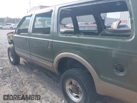 ✅ 2005 Ford Excursion Eddie Bauer • VIN: 1FMSU45P05ED43696 • Lot: 41674430. Listed on IAAI with Not provided. Free auction sales archive from the USA and detailed vehicle history report at DreamBid. Image 3.