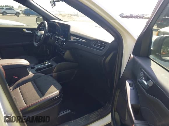 ✅ 2024 Ford Escape ST-Line • VIN: 1FMCU0MN1RUA89781 • Лот: 43157081. Опубликован ранее на IAAI с пробегом 12 699 миль. Бесплатный доступ к архиву аукционных продаж из США и подробный отчёт об истории автомобиля на DreamBid. Изображение 5.