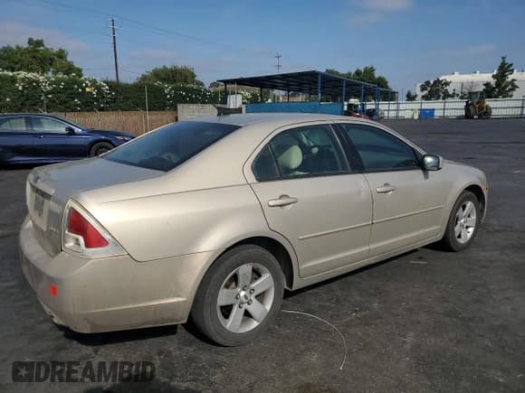 ✅ 2008 Ford Fusion SE • VIN: 3FAHP07128R154711 • Lot: 70184605. Listed on Copart with 291,220 mi. Free auction sales archive from the USA and detailed vehicle history report at DreamBid. Image 3.