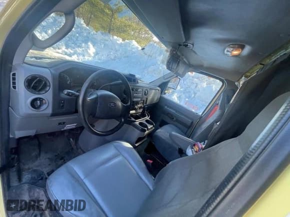 ✅ 2019 Ford Econoline Commercial • VIN: 1FDXE4FS5KDC52270 • Лот: 46290955. Опубликован ранее на Copart с пробегом 104 046 миль. Бесплатный доступ к архиву аукционных продаж из США и подробный отчёт об истории автомобиля на DreamBid. Изображение 9.