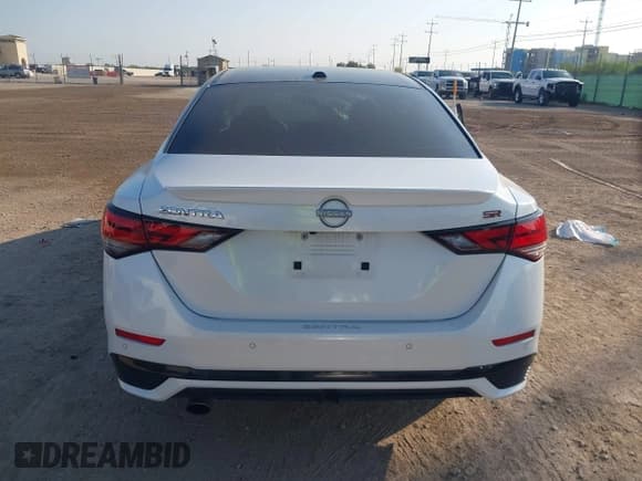 ✅ 2024 Nissan Sentra SR • VIN: 3N1AB8DV8RY330462 • Lot: 43267664. Wystawiony na IAAI z przebiegiem 26 944 mil. Bezpłatny archiwum sprzedaży aukcyjnych z USA i szczegółowy raport historii pojazdu na DreamBid. Zdjęcie 16.