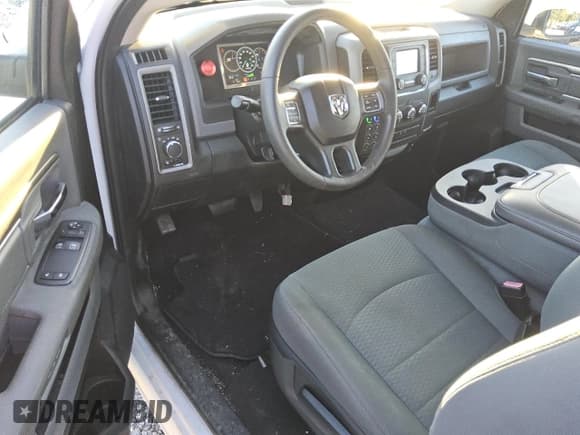 ✅ 2019 Ram 1500 Tradesman • VIN: 3C6JR6DT9KG506868 • Lot: 90087515. Wystawiony na Copart z przebiegiem 1 479 mil. Bezpłatny archiwum sprzedaży aukcyjnych z USA i szczegółowy raport historii pojazdu na DreamBid. Zdjęcie 8.