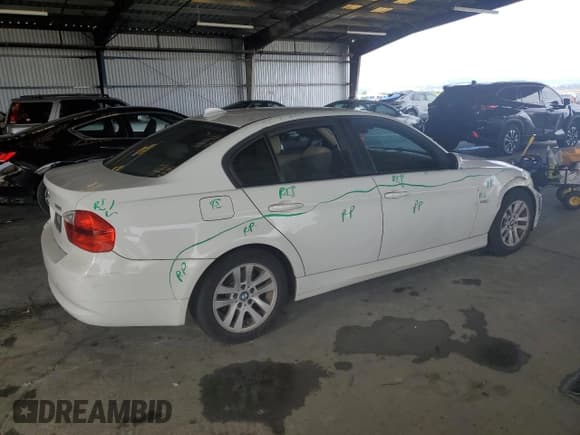 ✅ 2007 BMW 3 Series 328i • VIN: WBAVA33567KX72638 • Lot: 92535135. Listed on Copart with 149,135 mi. Free auction sales archive from the USA and detailed vehicle history report at DreamBid. Image 3.