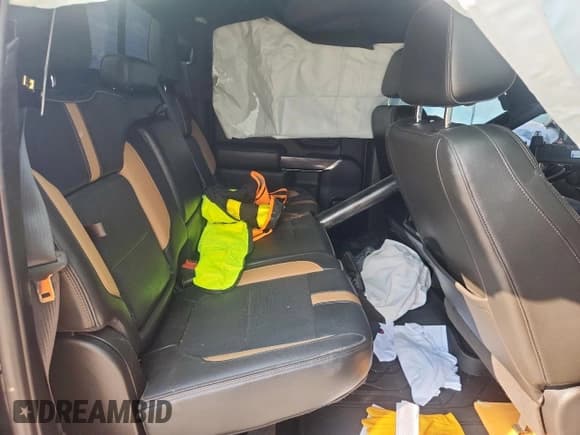 ✅ 2021 Chevrolet Silverado 2500HD LTZ • VIN: 1GC4YPEY0MF153434 • Lot: 81090355. Wystawiony na Copart z przebiegiem 200 219 mil. Bezpłatny archiwum sprzedaży aukcyjnych z USA i szczegółowy raport historii pojazdu na DreamBid. Zdjęcie 10.