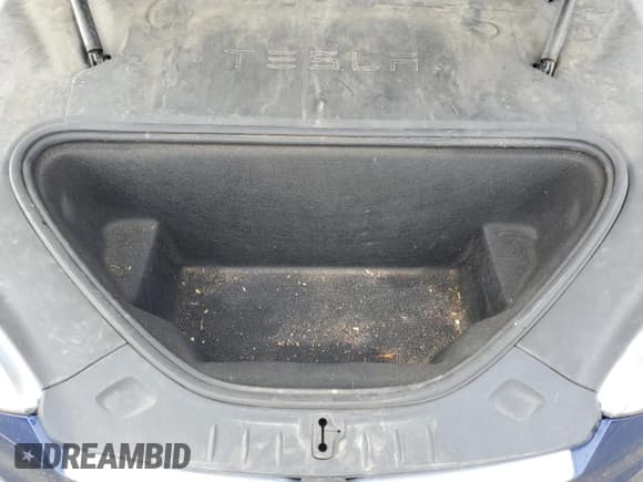 ✅ 2018 Tesla Model S 75D • VIN: 5YJSA1E21JF298017 • Лот: 93233125. Опубликован ранее на Copart с пробегом 127 282 миль. Бесплатный доступ к архиву аукционных продаж из США и подробный отчёт об истории автомобиля на DreamBid. Изображение 11.