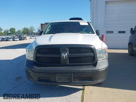 2015 Ram 1500 Express z VIN 1C6RR7FT9FS708212, wystawiony jako IAAI lot #42161725 z przebiegiem 240 892 mil mil oraz . Historia ofert i sprzedaży dostępna na DreamBid. Obrazek 12.