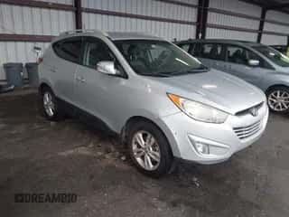 2013 Hyundai Tucson GLS z VIN KM8JU3AC0DU759177, wystawiony jako IAAI lot #43545262 z przebiegiem 154 976 mil mil oraz . Historia ofert i sprzedaży dostępna na DreamBid. Obrazek 1.