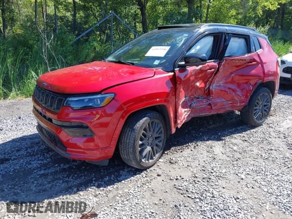 ✅ 2023 Jeep Compass (RED) Edition • VIN: 3C4NJDCN9PT504528 • Lot: 43052390. Wystawiony na IAAI z przebiegiem 18 210 mil. Bezpłatny archiwum sprzedaży aukcyjnych z USA i szczegółowy raport historii pojazdu na DreamBid. Zdjęcie 16.