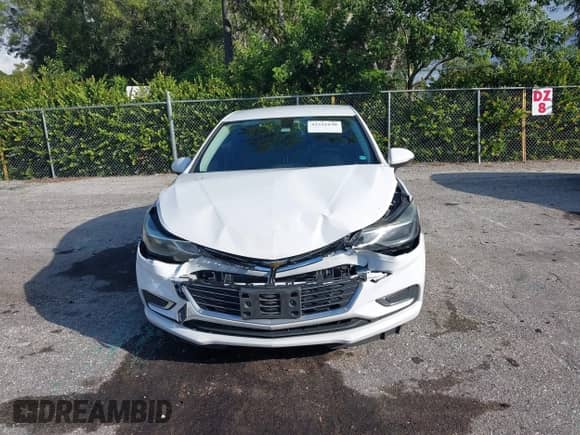 2017 Chevrolet Cruze Premier z VIN 1G1BF5SM8H7267631, wystawiony jako IAAI lot #43521640 z przebiegiem 111 180 mil mil oraz . Historia ofert i sprzedaży dostępna na DreamBid. Obrazek 12.