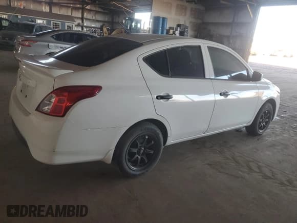 ✅ 2019 Nissan Versa S Plus • VIN: 3N1CN7AP6KL838125 • Lot: 90404865. Wystawiony na Copart z przebiegiem 96 593 mil. Bezpłatny archiwum sprzedaży aukcyjnych z USA i szczegółowy raport historii pojazdu na DreamBid. Zdjęcie 3.