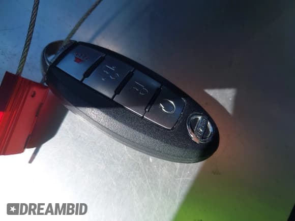 ✅ 2018 Nissan Rogue SV • VIN: 5N1AT2MT6JC797443 • Lot: 43400142. Listed on IAAI with 85,184 mi. Free auction sales archive from the USA and detailed vehicle history report at DreamBid. Image 11.