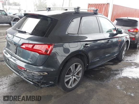 ✅ 2020 Audi Q5 Premium Plus • VIN: WA1BNAFY2L2033999 • Lot: 43717890. Wystawiony na IAAI z przebiegiem 32 960 mil. Bezpłatny archiwum sprzedaży aukcyjnych z USA i szczegółowy raport historii pojazdu na DreamBid. Zdjęcie 4.