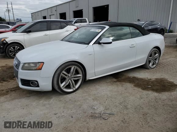 ✅ 2012 Audi S5 Premium Plus • VIN: WAUCGAFH8CN004930 • Лот: 81500274. Опубликован ранее на Copart с пробегом 117 625 миль. Бесплатный доступ к архиву аукционных продаж из США и подробный отчёт об истории автомобиля на DreamBid. Изображение 1.