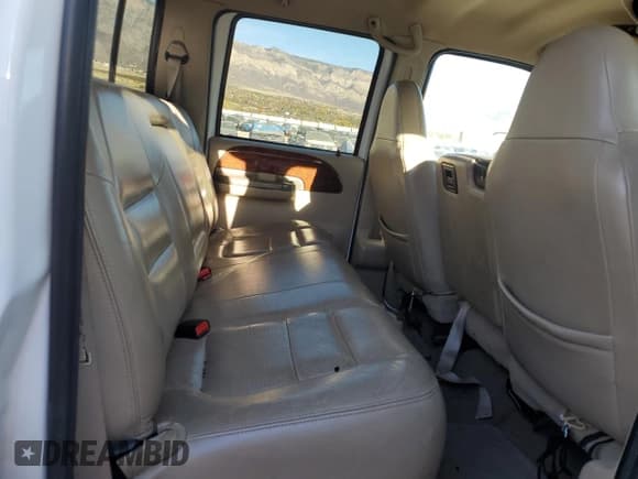 ✅ 2001 Ford F-350 XL • VIN: 1FTSW31F21EA51208 • Лот: 91485305. Опубликован ранее на Copart с пробегом 172 973 миль. Бесплатный доступ к архиву аукционных продаж из США и подробный отчёт об истории автомобиля на DreamBid. Изображение 10.