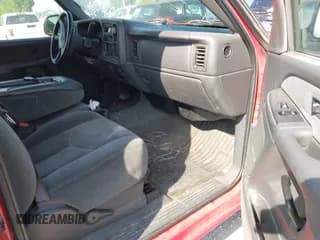 ✅ 2003 Chevrolet Silverado 2500 LS • VIN: 1GCGK29U43Z166595 • Lot: 42259952. Wystawiony na IAAI z przebiegiem 179 831 mil. Bezpłatny archiwum sprzedaży aukcyjnych z USA i szczegółowy raport historii pojazdu na DreamBid. Zdjęcie 5.