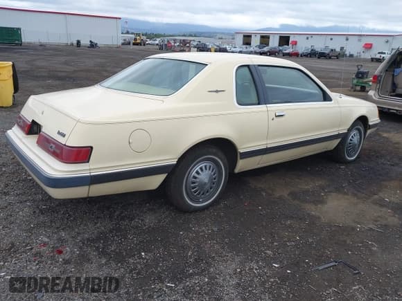 ✅ 1984 Ford Thunderbird • VIN: 1FABP4632EH182117 • Лот: 42244664. Опубликован ранее на IAAI с пробегом 92 097 миль. Бесплатный доступ к архиву аукционных продаж из США и подробный отчёт об истории автомобиля на DreamBid. Изображение 4.