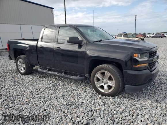 ✅ 2017 Chevrolet Silverado 1500 Custom • VIN: 1GCRCPEH0HZ286493 • Lot: 62863695. Wystawiony na Copart z przebiegiem 172 157 mil. Bezpłatny archiwum sprzedaży aukcyjnych z USA i szczegółowy raport historii pojazdu na DreamBid. Zdjęcie 4.