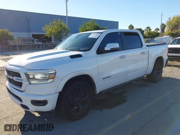 ✅ 2019 Ram 1500 Laramie • VIN: 1C6SRFJT7KN925592 • Lot: 43551484. Wystawiony na IAAI z przebiegiem 115 961 mil. Bezpłatny archiwum sprzedaży aukcyjnych z USA i szczegółowy raport historii pojazdu na DreamBid. Zdjęcie 2.