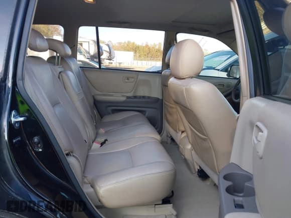 ✅ 2005 Toyota Highlander • VIN: JTEDP21A550063369 • Lot: 43614429. Listed on IAAI with 121,880 mi. Free auction sales archive from the USA and detailed vehicle history report at DreamBid. Image 8.