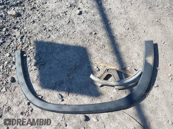 2019 Chevrolet Traverse LT Cloth z VIN 1GNEVGKW7KJ156185, wystawiony jako IAAI lot #43339808 z przebiegiem 84 558 mil mil oraz . Historia ofert i sprzedaży dostępna na DreamBid. Obrazek 12.