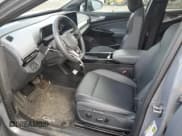 ✅ 2023 Volkswagen ID.4 Pro S • VIN: 1V2FMPE88PC012748 • Lot: 91027435. Wystawiony na Copart z przebiegiem 21 024 mil. Bezpłatny archiwum sprzedaży aukcyjnych z USA i szczegółowy raport historii pojazdu na DreamBid. Zdjęcie 7.