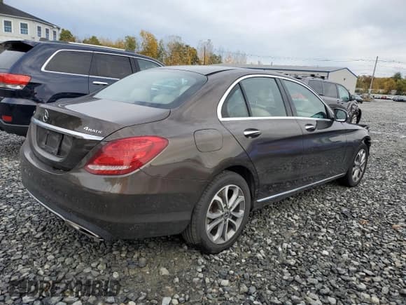 ✅ 2018 Mercedes-Benz C 300 • VIN: WDDWF4KB8JR336223 • Лот: 87062025. Опубликован ранее на Copart с пробегом 90 627 миль. Бесплатный доступ к архиву аукционных продаж из США и подробный отчёт об истории автомобиля на DreamBid. Изображение 3.