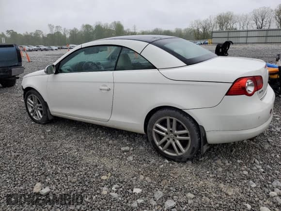 ✅ 2008 Volkswagen Eos Lux • VIN: WVWFA71F98V006395 • Лот: 55587765. Опубликован ранее на Copart с пробегом 132 650 миль. Бесплатный доступ к архиву аукционных продаж из США и подробный отчёт об истории автомобиля на DreamBid. Изображение 2.