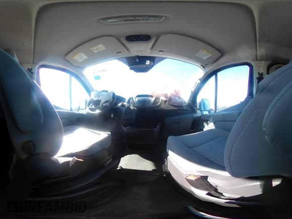 ✅ 2017 Ford Transit XL • VIN: 1FBZX2ZM1HKB13397 • Lot: 41647229. Wystawiony na IAAI z przebiegiem 74 549 mil. Bezpłatny archiwum sprzedaży aukcyjnych z USA i szczegółowy raport historii pojazdu na DreamBid. Zdjęcie 19.