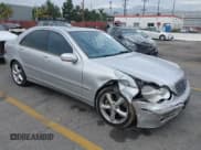 ✅ 2004 Mercedes-Benz C 230 Kompressor • VIN: WDBRF40J14A640366 • Lot: 43635106. Wystawiony na IAAI z przebiegiem 177 263 mil. Bezpłatny archiwum sprzedaży aukcyjnych z USA i szczegółowy raport historii pojazdu na DreamBid. Zdjęcie 1.