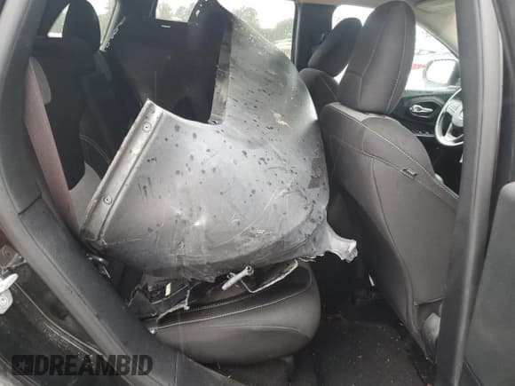 ✅ 2014 Jeep Cherokee Latitude • VIN: 1C4PJMCS5EW125645 • Лот: 89829685. Опубликован ранее на Copart с пробегом 105 724 миль. Бесплатный доступ к архиву аукционных продаж из США и подробный отчёт об истории автомобиля на DreamBid. Изображение 11.