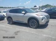 ✅ 2025 Nissan Rogue Platinum • VIN: JN8BT3DC3SW101589 • Lot: 42664943. Wystawiony na IAAI z przebiegiem 4 912 mil. Bezpłatny archiwum sprzedaży aukcyjnych z USA i szczegółowy raport historii pojazdu na DreamBid. Zdjęcie 1.